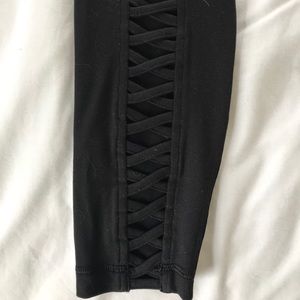 Yogalicious Leggings with Shin Cutouts